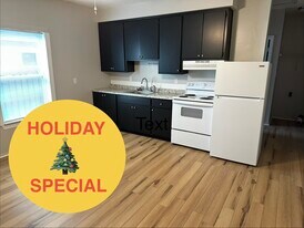 219 N Carys Ln, Unit Carys Lane in Pensacola, FL - Building Photo