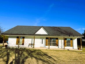 713 Overlook Dr in Cleburne, TX - Building Photo - Building Photo