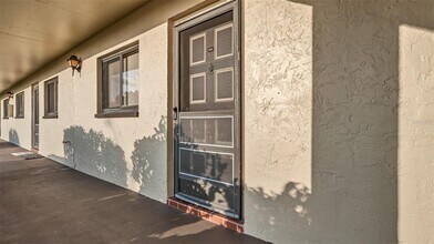 3055 Casa Del Sol Cir, Unit 104 in Clearwater, FL - Building Photo - Building Photo