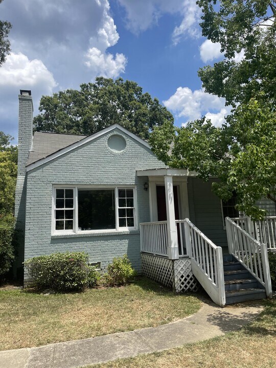 2039 Wilhelmina Ave in Charlotte, NC - Building Photo