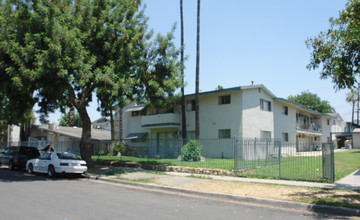 3500-3530 Lou Ella Ln in Riverside, CA - Building Photo - Building Photo