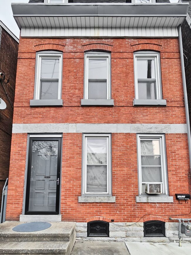 property at 232 S 8th St