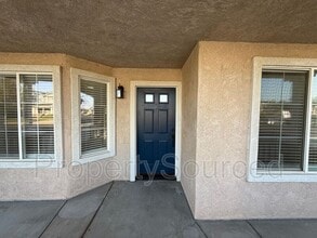 2156 Fountain Square Ave in Manteca, CA - Foto de edificio - Building Photo