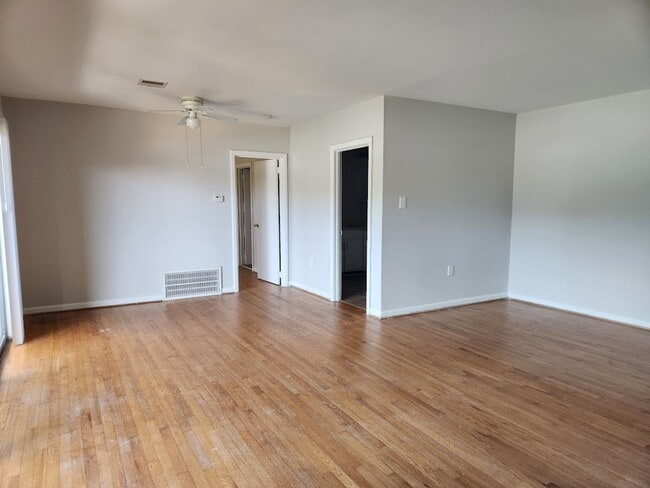 property at 2905 W Mercury Blvd