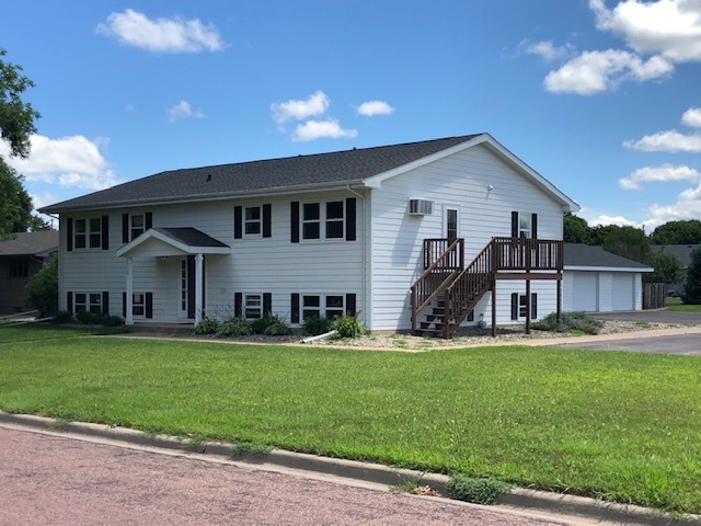 1301 Firesteel Dr in Mitchell, SD - Building Photo - Building Photo