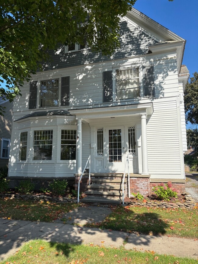 19 Harrison Ave, Unit 1