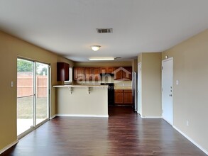 701 Encanto Dr in Leander, TX - Building Photo - Building Photo