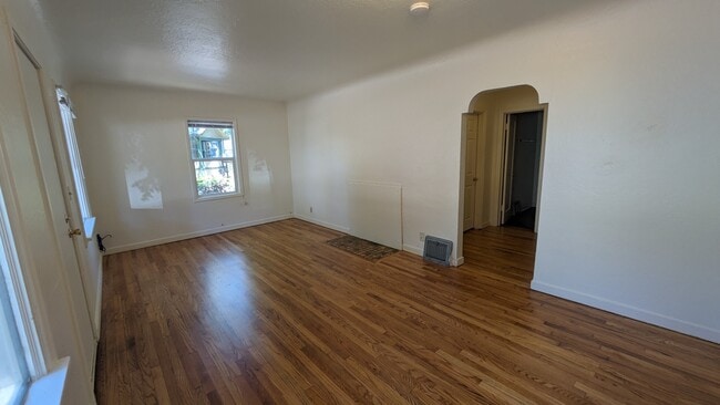 980 NE C St in Pullman, WA - Foto de edificio - Building Photo