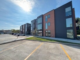 Sioux Village in Brookings, SD - Building Photo