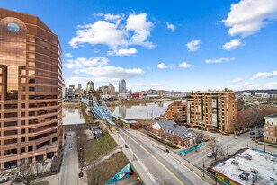 1 Roebling Wy in Covington, KY - Building Photo