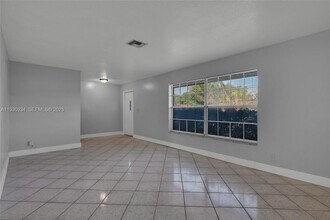 2641 NW 44th Ave in Lauderhill, FL - Building Photo - Building Photo