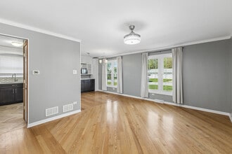 16805 Hilltop Ave in Orland Hills, IL - Building Photo - Building Photo