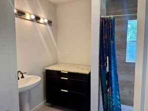 108 Robert E Lee in San Antonio, TX - Foto de edificio - Building Photo