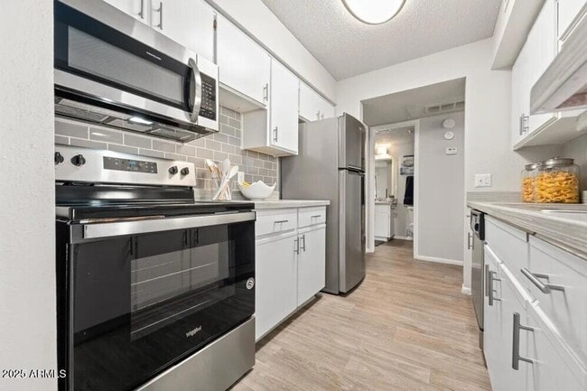 11025 S 51st St, Unit 1 in Phoenix, AZ - Building Photo - Building Photo