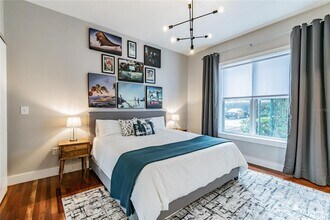 1501 Doyle Carlton Dr in Tampa, FL - Building Photo - Building Photo