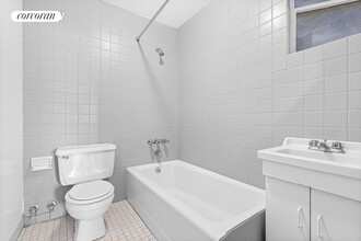 58 Perry St in New York, NY - Building Photo - Building Photo