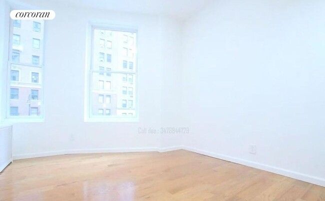 309 W 72nd St in New York, NY - Building Photo - Building Photo