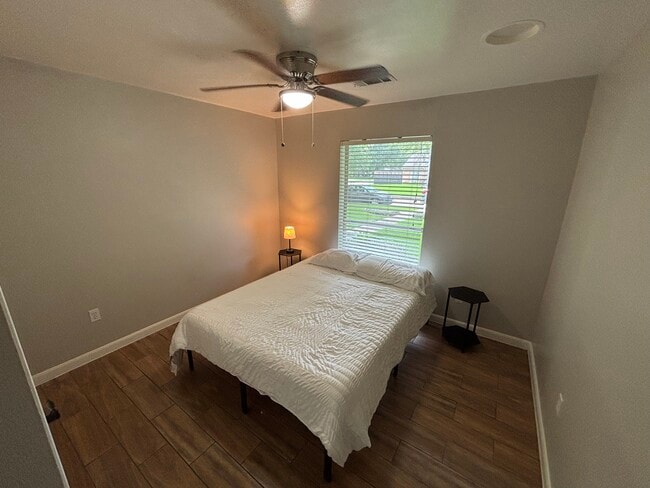 9423 Fairdale Ln in Houston, TX - Building Photo - Building Photo