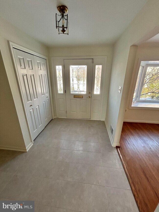 3301 Spring Ln in Falls Church, VA - Building Photo - Building Photo
