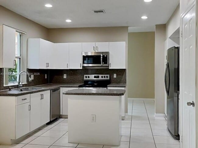 7780 Highlands Cir in Margate, FL - Building Photo - Building Photo