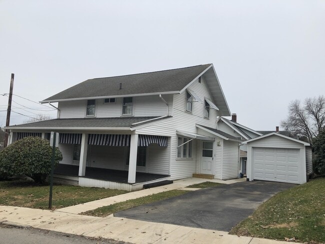 property at 580 Washington St