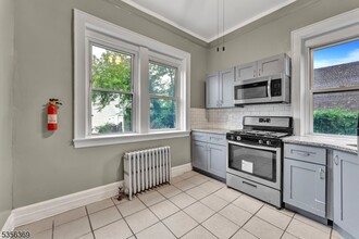 1501 S Wood Ave in Linden, NJ - Building Photo - Building Photo