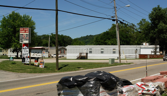 4604 1st Ave in Nitro, WV - Building Photo - Building Photo