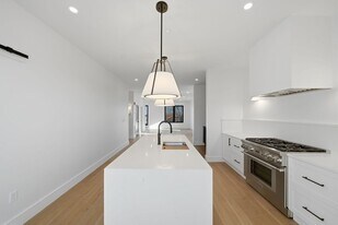238 Webster St, Unit 6 in Boston, MA - Building Photo