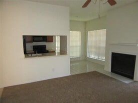 9737 Whitehurst Dr in Dallas, TX - Building Photo