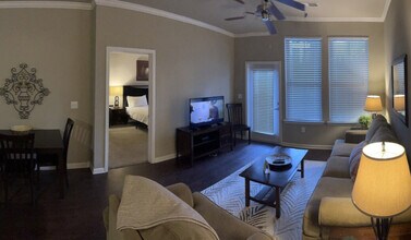 460 Seven Farms Drive in Charleston, SC - Building Photo - Building Photo