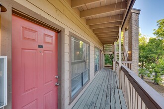 2210 Pearl St in Austin, TX - Foto de edificio - Building Photo