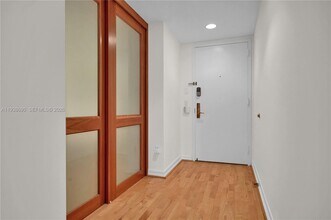 4779 Collins Ave in Miami Beach, FL - Building Photo - Building Photo