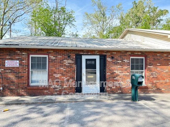 property at 1501 Autumn Ave