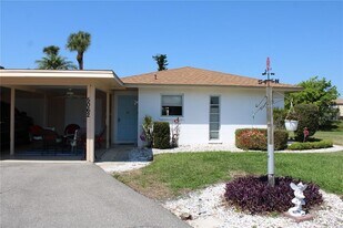5062 Live Oak Cir in Bradenton, FL - Building Photo