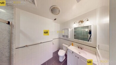 1404 Beacon St, Unit 3 in Brookline, MA - Building Photo - Building Photo