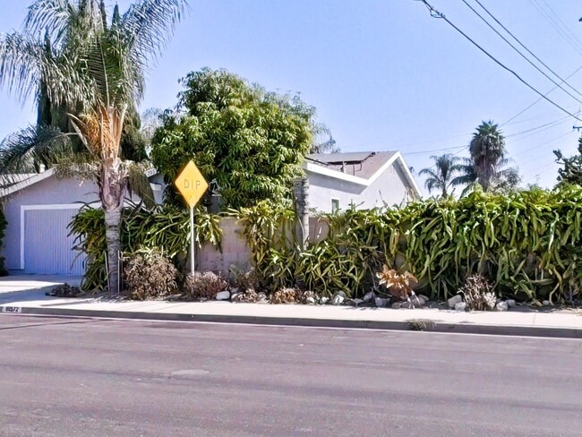 property at 10572 Chamberlain Ave