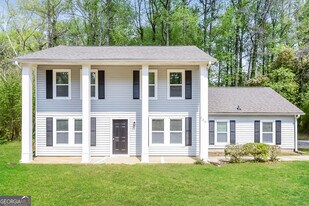 729 Allgood Valley Ct in Stone Mountain, GA - Building Photo