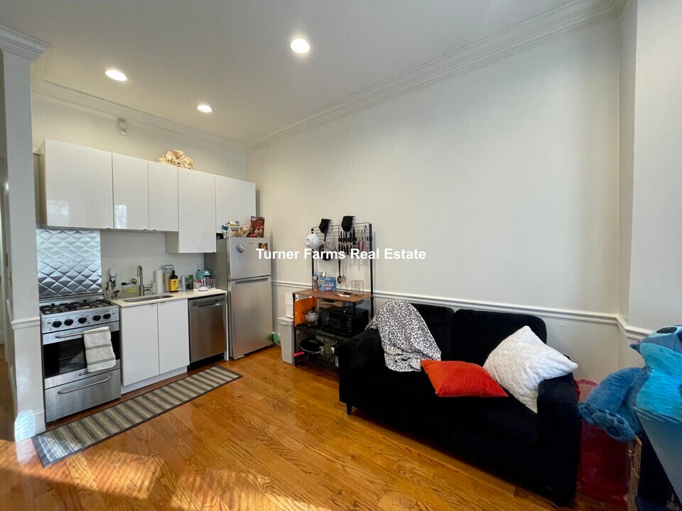 1611 Tremont St, Unit 1 in Boston, MA - Building Photo