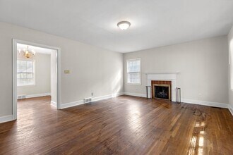 312 Boiling Springs Dr in Lexington, KY - Foto de edificio - Building Photo