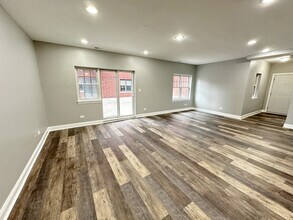 3705 N Kedzie Ave in Chicago, IL - Building Photo - Building Photo