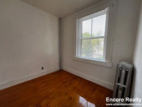 4 Adella Pl, Unit 4 Adella Place in Boston, MA - Building Photo - Building Photo
