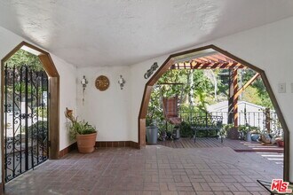 4322 Ensenada Dr in Los Angeles, CA - Building Photo - Building Photo