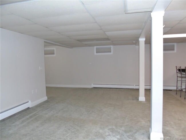 14 Mayfair Pl in Trumbull, CT - Building Photo - Building Photo