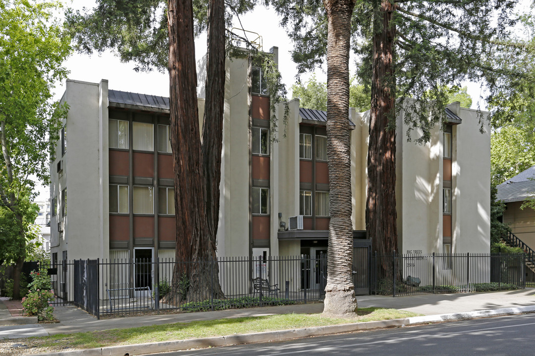 Big Trees Apartments in Sacramento, CA - Building Photo