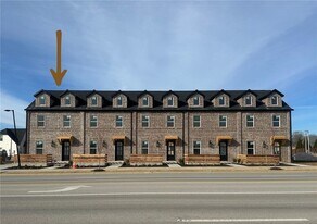 5910 S Bellview Rd in Rogers, AR - Building Photo