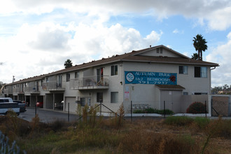 Sage Pointe Apartments and Townhomes in San Marcos, CA - Building Photo - Building Photo