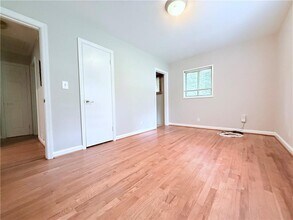 1057 Latham Rd in Decatur, GA - Building Photo - Building Photo