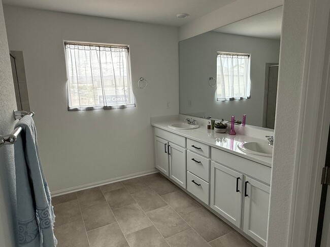 7562 Quail Rock Ave in Las Vegas, NV - Building Photo - Building Photo