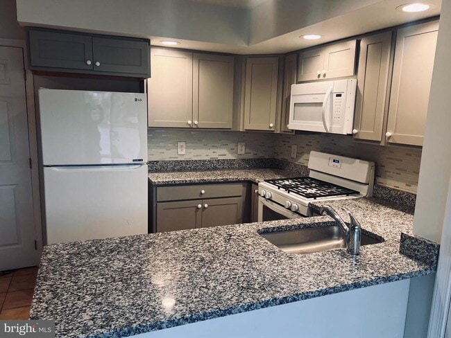 property at 2043 Sue Ave