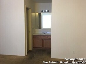 7335 Golf Vista Blvd in San Antonio, TX - Building Photo - Building Photo